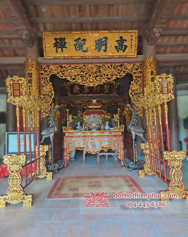 Mẫu Không Gian Thờ Tại Đình Làng Truyền Thống